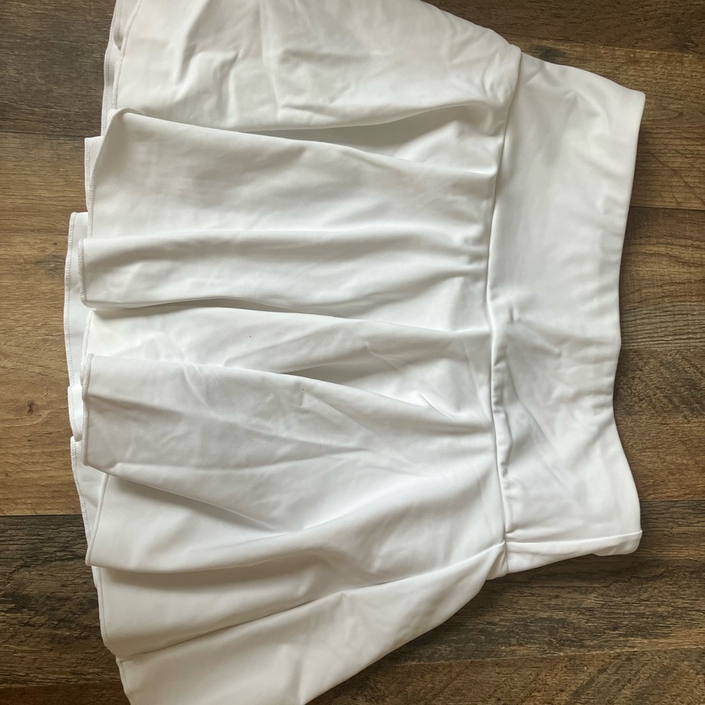 HALARA White Golf Skort